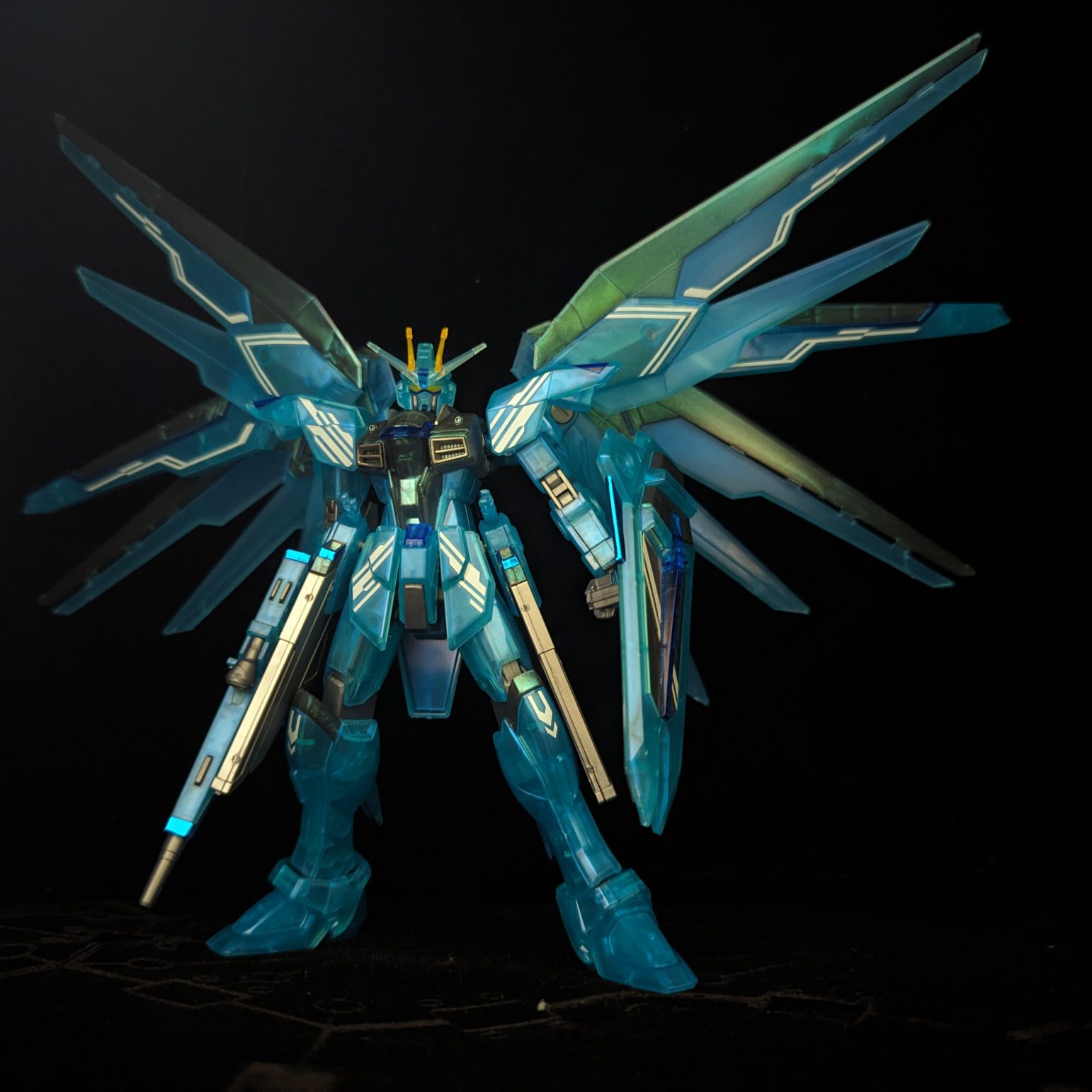 HG フリーダムガンダム ポラライズドクリア CD + マグネット付き 独特