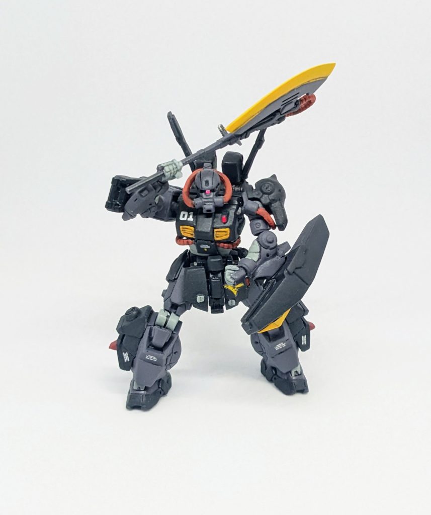 ヒートホークで襲いかかる図。こんな間合いまで近付かれたら避けられないかも～😂今回作った武器の中ではお気に入りです！