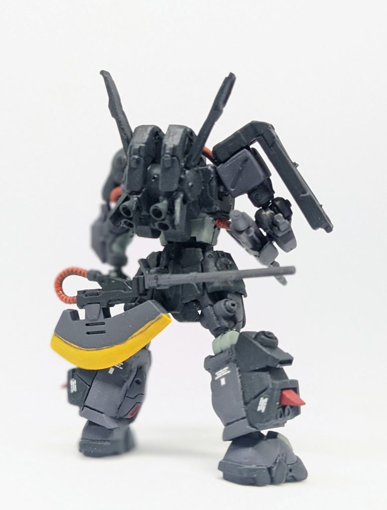 ヒートホークはリアアーマーにマウントできます。やはりデカ過ぎたか…🤔？