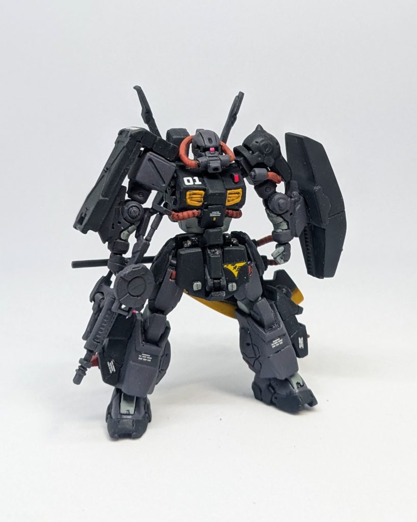 今回は全体的に暗めなカラーリングなのでスミ入れ箇所が少なくてちょっと楽でした。古いデカールいろいろ引っ張り出してきたけど、ティターンズマーク使ったの初めてでやっと使えたのが嬉しかったです😁