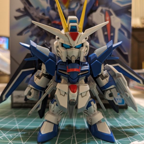 SDライジングフリーダムガンダム
