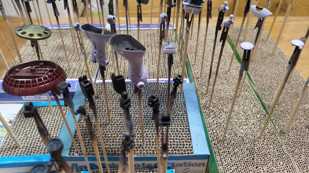 基本塗装直後　まだトップコート前なので光沢が不揃いです