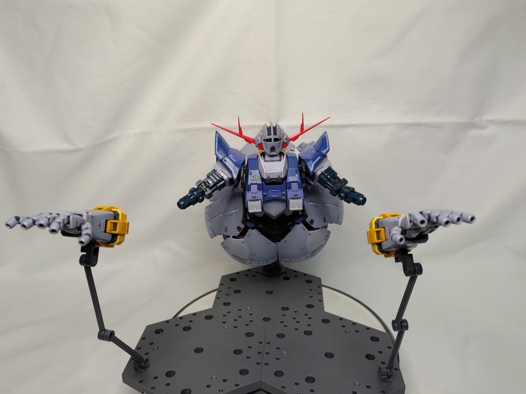 こちらは汚し前状態RGは塗装しなくてもカッコよく仕上がってます