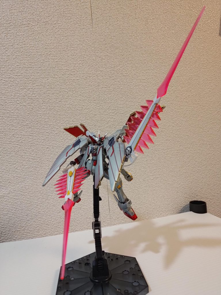 初めてHGをしっかりと作りました。やっぱクロスボーンガンダムかっこいいですね。RGフルクロスとかでないかなぁ。