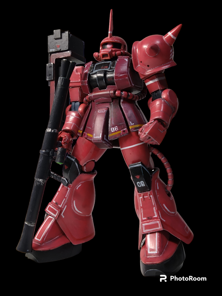 正面から。過去に製作していたものを再塗装してみました。フォロワーさんとシャアザク祭りだ!と勝手に盛り上がっての製作となりました。