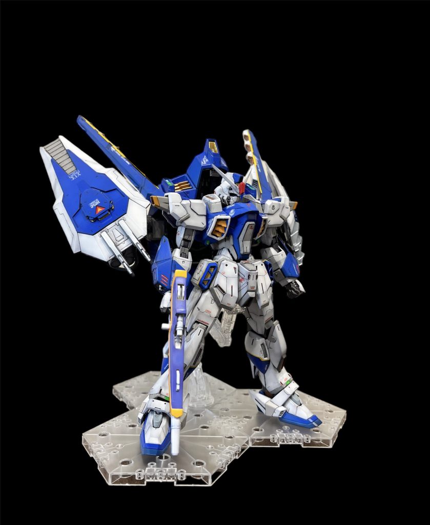 ビームライフルはフリーダムからもらいました。股関節緩くて自立しません。