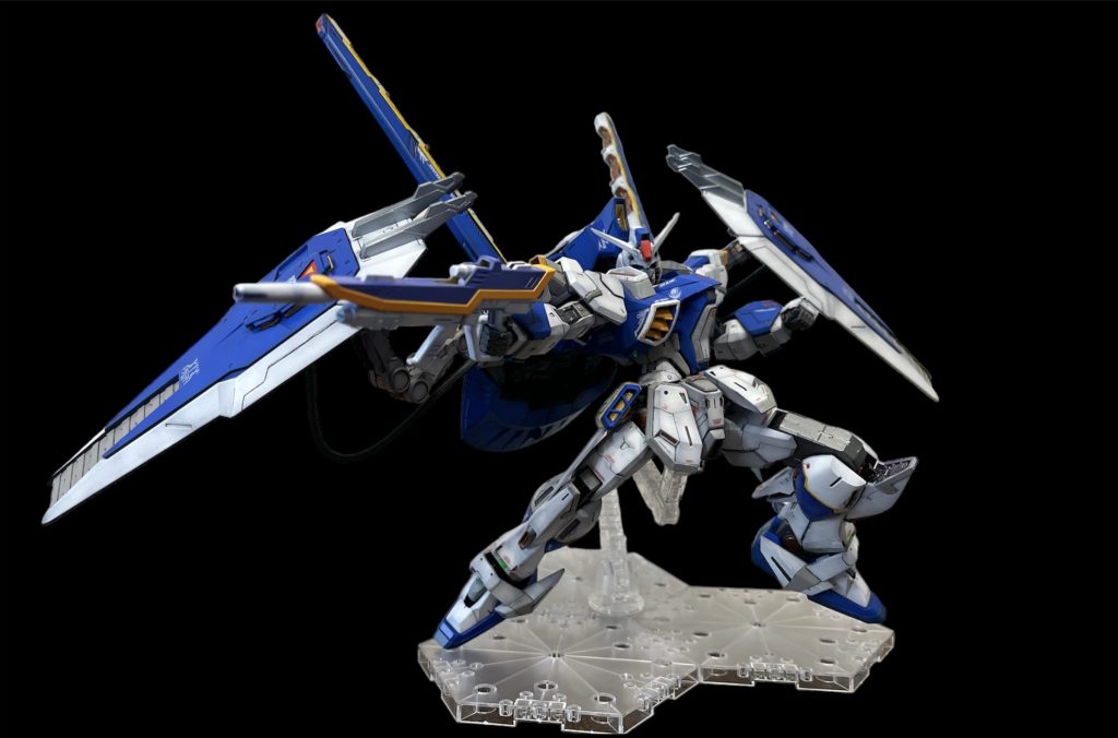 ビームライフルを撃つフォビドゥン。斬新じゃないですか?