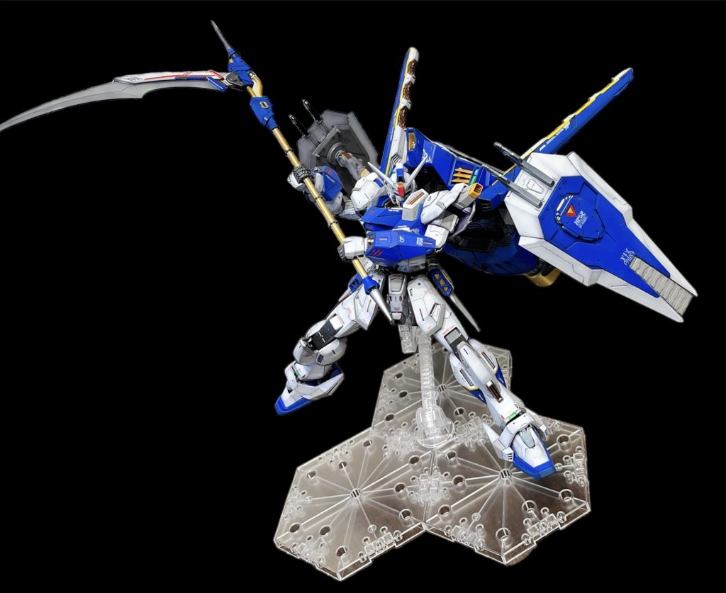 フォビドゥンといえばこの大鎌ニーズヘグ。この武装、ビームを跳ね返したり曲げたりする機体の仕様とマッチしないなと常々思っていました。レイダーにあげればよかったのかな。