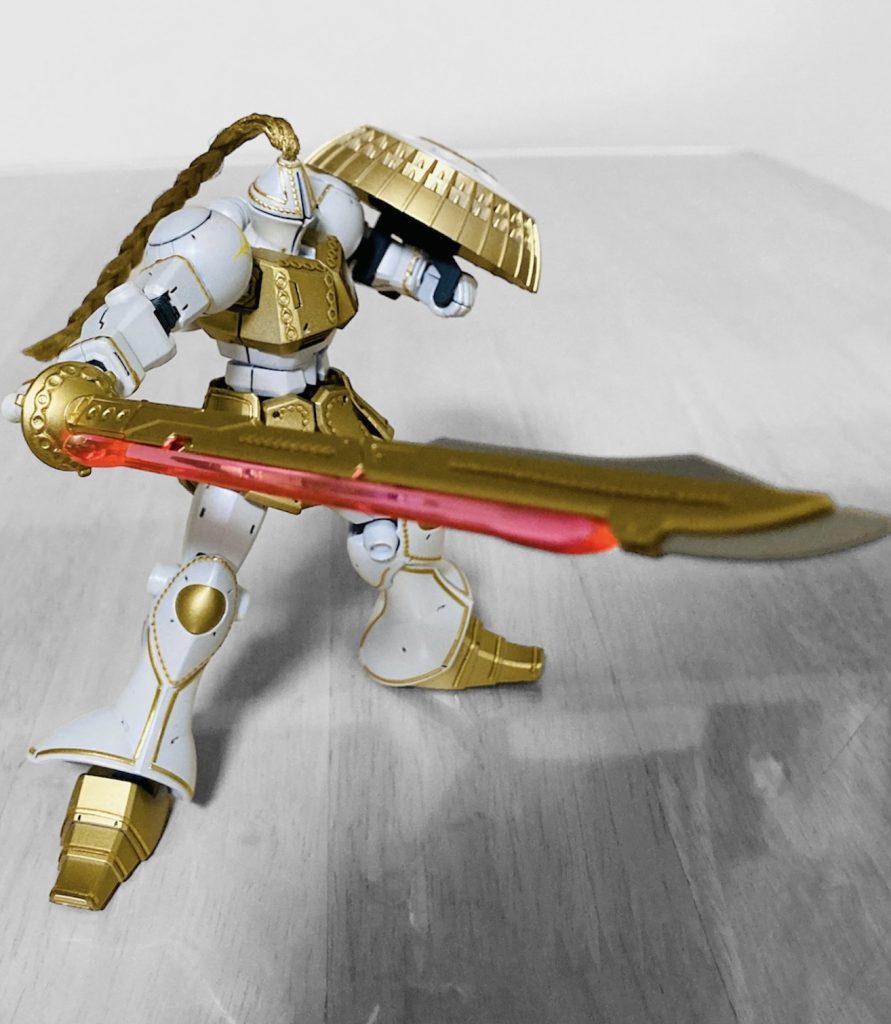 アロンダイト改。余っていたデスティニーのアロンダイトとギャンのビームサーベルを接着した得物。