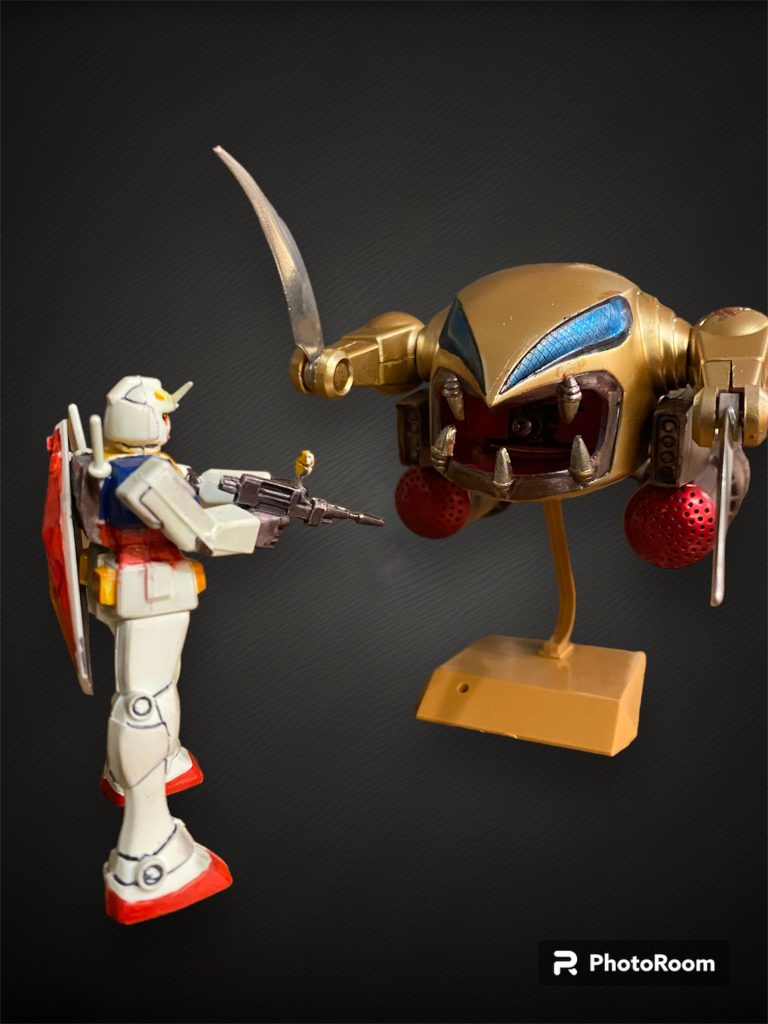 情景模型の同スケールのガンダムと並べてみました。