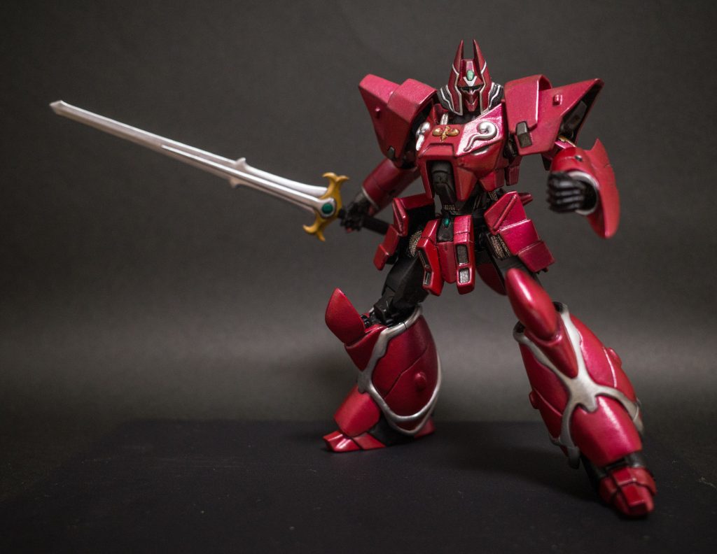 正面。大腿部を伸長改造しています。