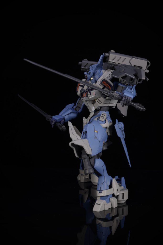 左手も問題なく柄をを保持出来ます。