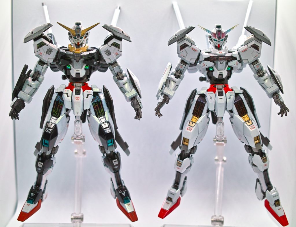 折角なので比較に並べてみましたが色以外は大きな変更は無い感じです。エスカッシャンは塗装が剥がれるので今回も諦めましたベースカラーは黒版と同様にステラパールホワイトですが黒版に比べてあまり目立たなかったですね。