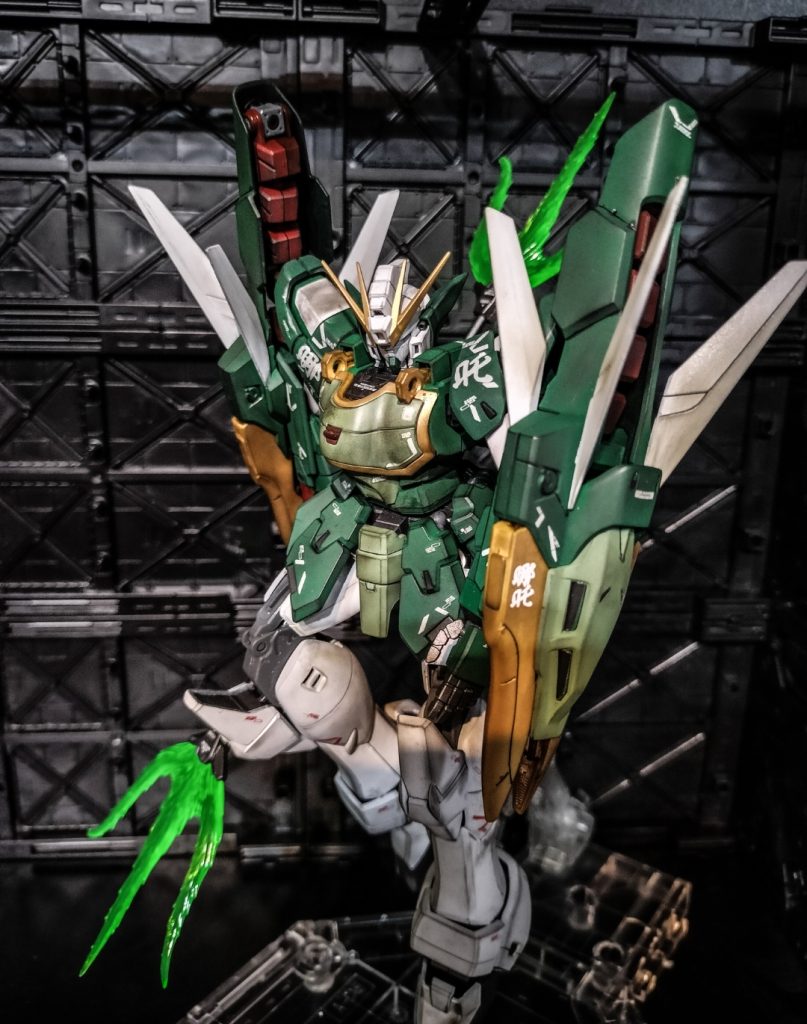 今回は全パーツガイアのサーフェイサーEVOブラック立ち上げでグラデーションというか陰影で立体感が出せるように塗り重ねました。