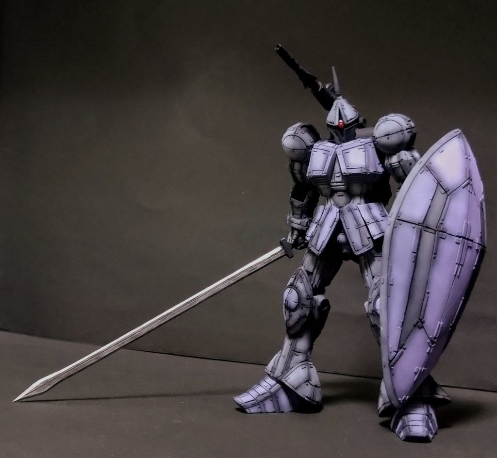 本体はグレーに見えますが、黒サフ立ち上げの極薄白で塗りました。塗装直後は白かったんですが💦💦