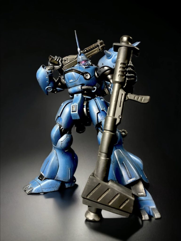 男性ファッション誌のような？バズーカのカタログのような？妙なポーズになっちゃいました。