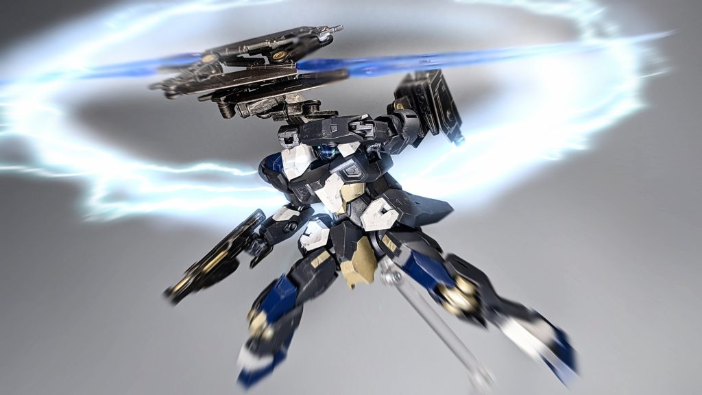 そしてお待ちかねのレーザースライサー!　ちゃんと変形させて回転させる事もできます。