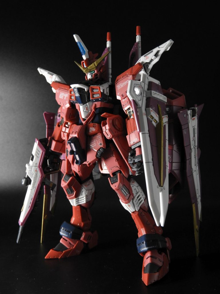 素組みです。ゴールドで部分塗装した程度です。