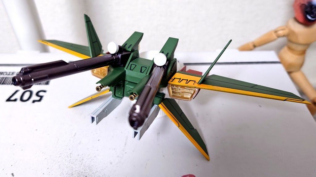 ストライクルージュのIWSPを引っ張り出してきて日本軍戦闘機っぽくザクダークグリーンで塗装してみました。赤丸も入れてみたかったのですが過剰かと思いやめました。