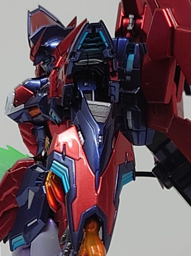 フィンのようなパーツには燃え上がるようなグラデーションと対になるかのように氷結感のあるグラデーションを。いいアクセントになったと思います!