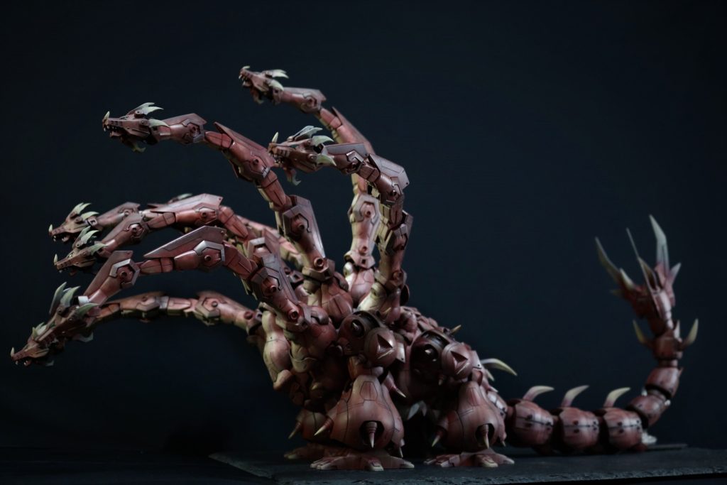 一度完成したヤマタノオロチの全身。納得がいかず、このあとさらに手を加えることに‥