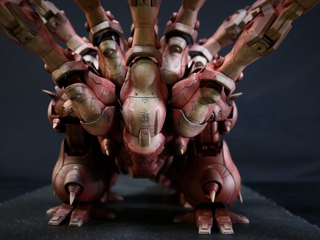 遊び心で胸には梵字の“辰″の文字を入れたりして‥