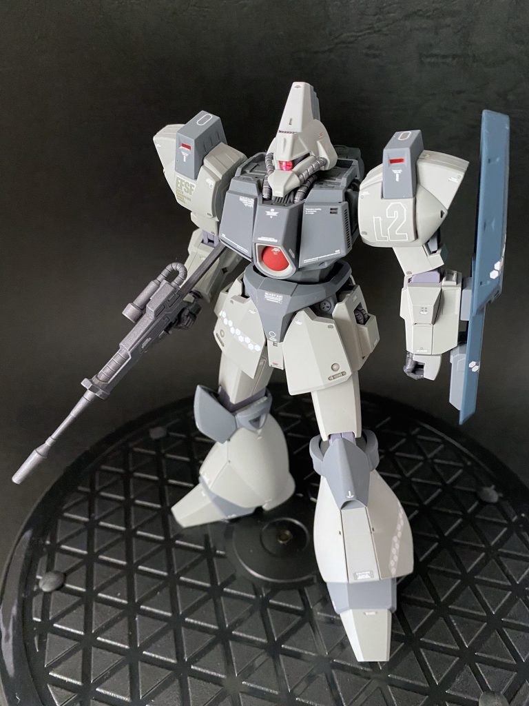 この頃は味のあるMSデザインが多かった気がします。