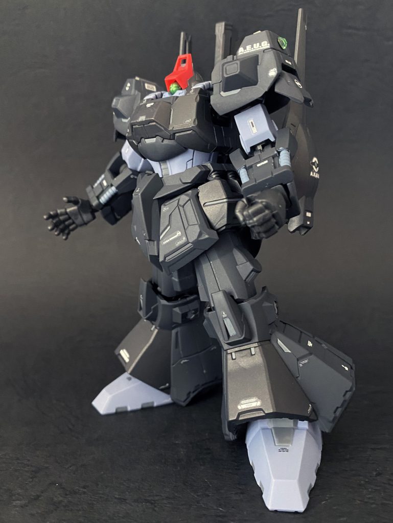 全身。程よくアレンジされたデザインだと思う。