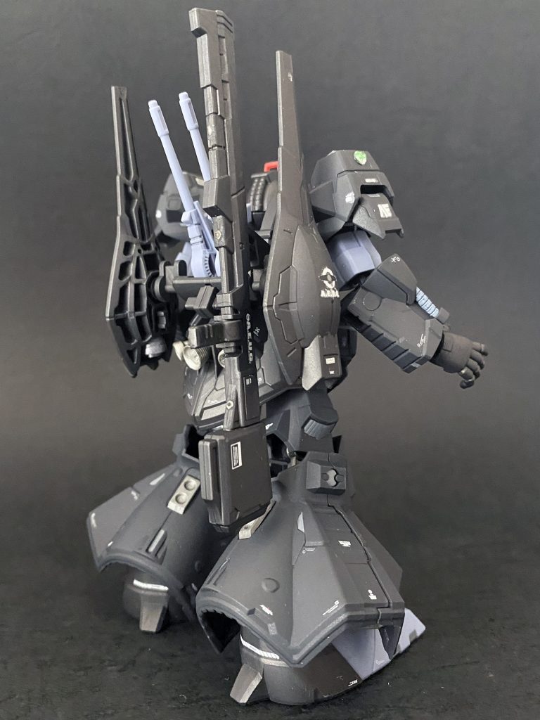 背部バインダーの肉抜きを埋めるのは諦めました。