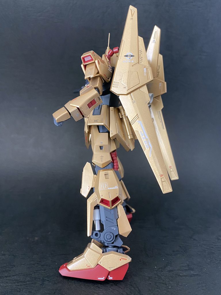 フレキシブルバインダーも少しプラバンを貼りました。