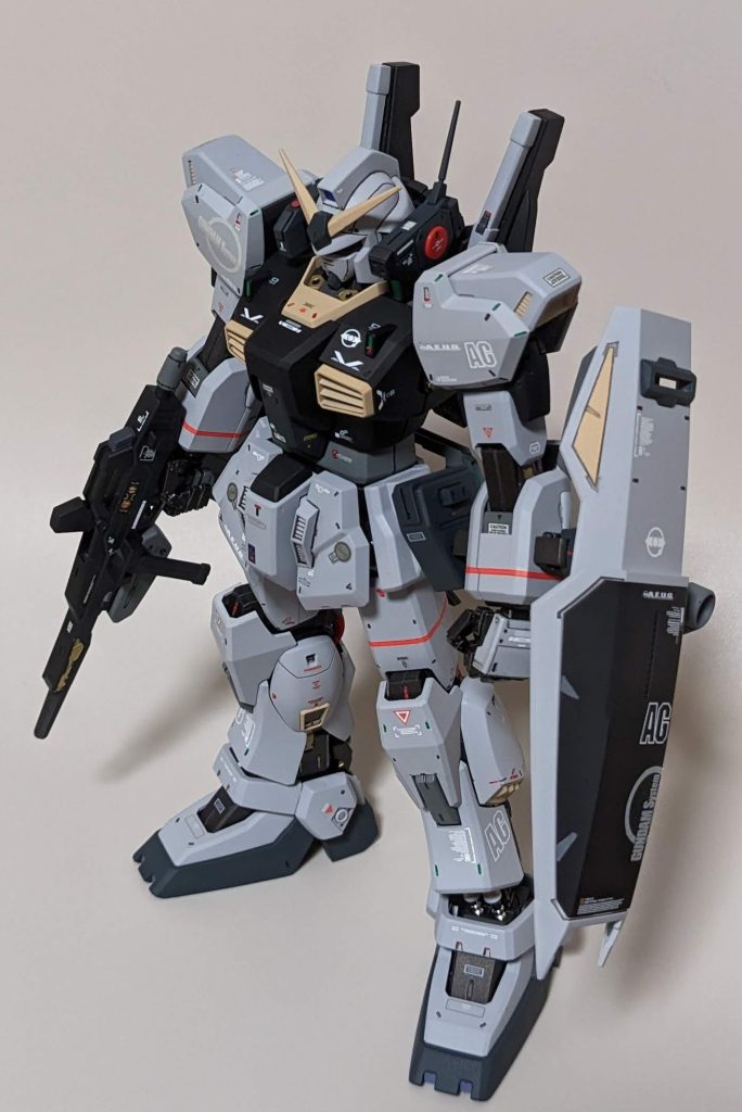 右肩とシールドのGUNDAM Systemがお気に入りの図