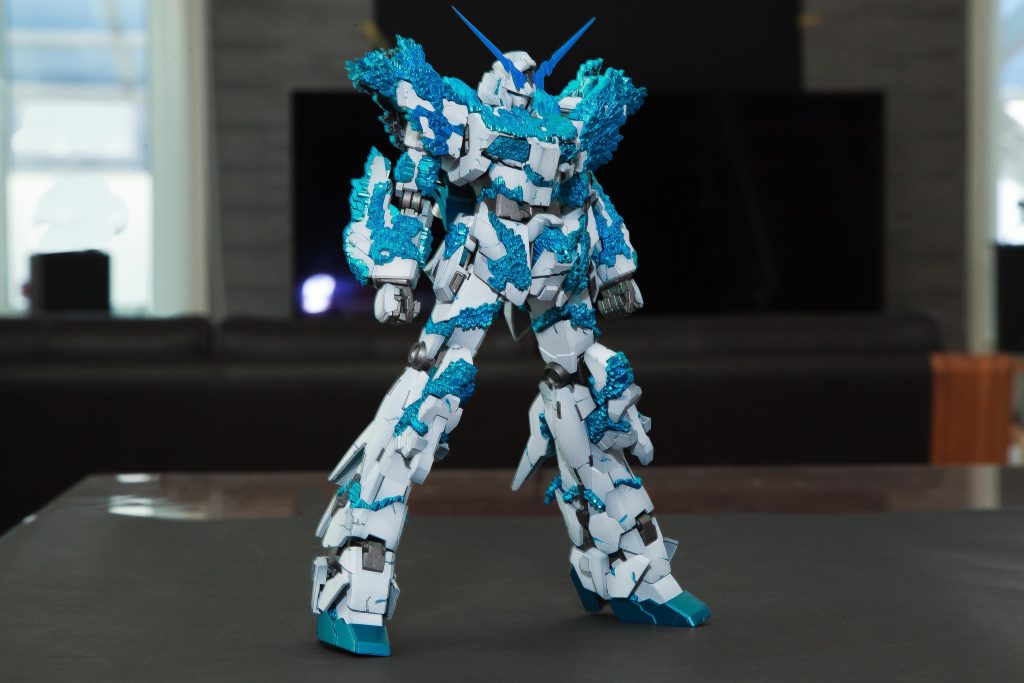 ユニコーンガンダム光の結晶体–2枚目/制作者：@makisanda655