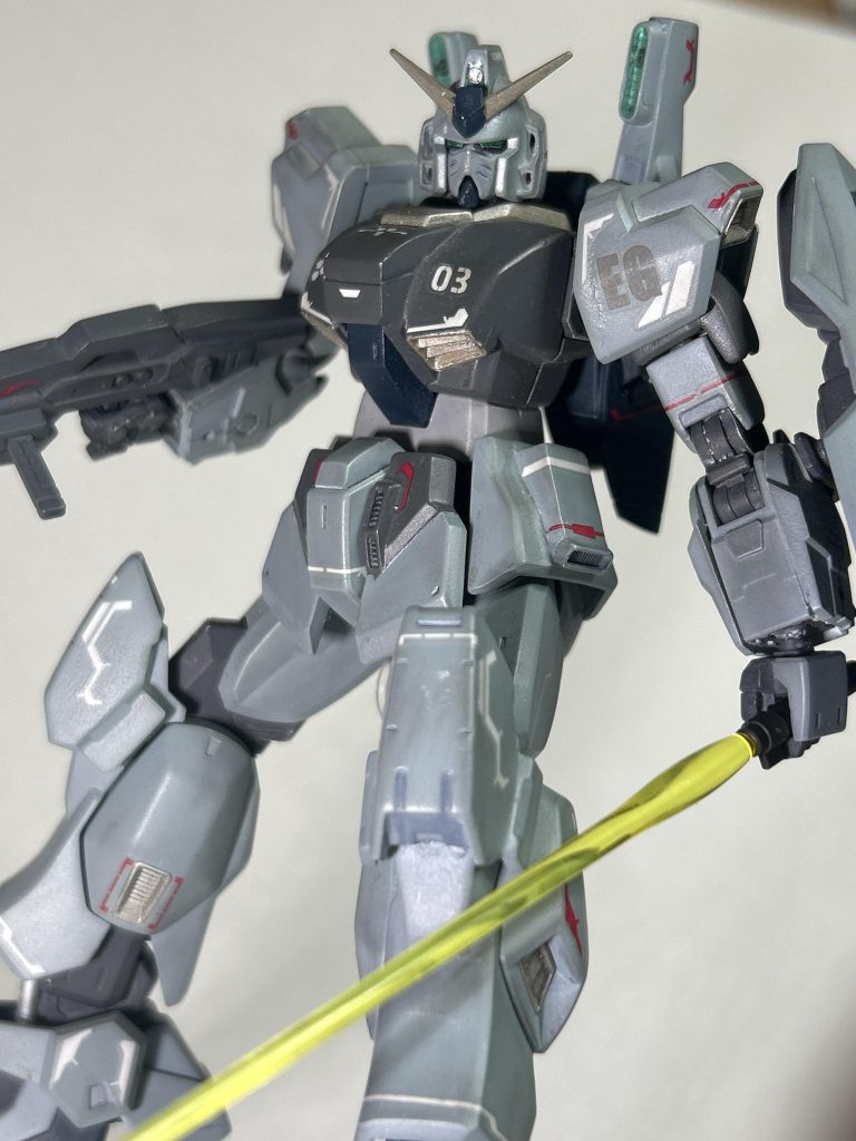 最初に言った通りに当初投稿するつもりはなかった為に制作工程は無しです。塗装はガンダムベース産のリアルタイプのガンダム mk-Ⅱを参考に塗装。……アレ、渋くてカッコいいよね……。あとは艶消しして、汚しして、フィニッシュ。個人的には満足な出来だけど、課題点もかなり……もっと初期設定デザインに寄せたラインにしても良かったかな、と。あとは切実に出来よくカッコよく作りたい、と言うところで締めたいと思います。ご観覧ありがとうございました。