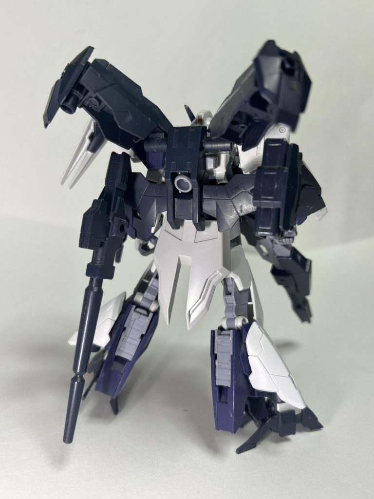 バックパックにはヴィートルーをベースに上のジョイントにジュピターヴ、下のジョイントにはヴィートルーのビームキャノンとミサイルポッド。手持ち武器はジュピターヴとヴィートルーの物を装着。