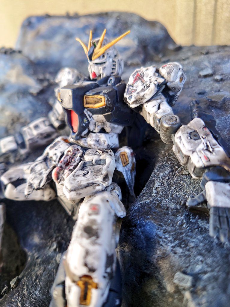 横のショット。何か物足らなかったのでLEDの照明を用意しました。