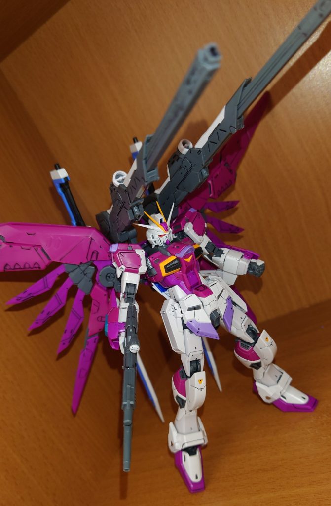 テレスコピック延伸式ビーム砲塔がでかいのと角が細いせいでこのポーズめっちゃ怖かったです。