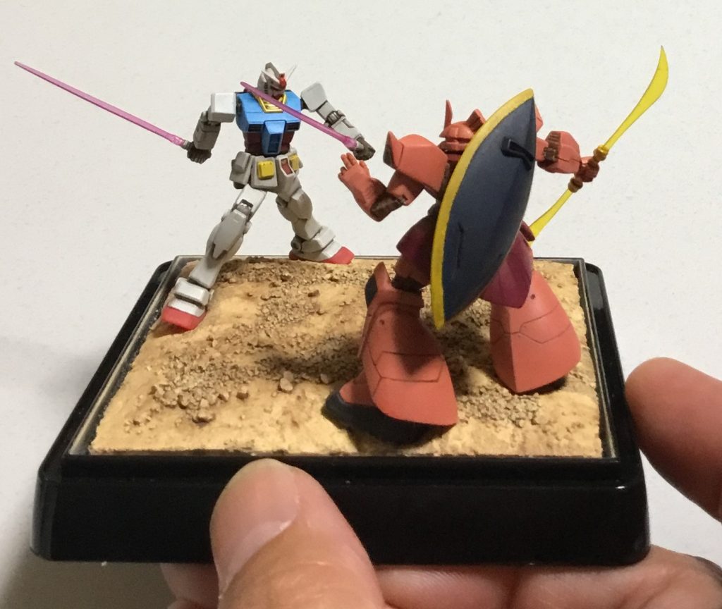 ＭＧであれば無改造で同じ様なポージングが出来るのに何故に1/380でやろうとしたのか...　日本一のコンテストに出す為です