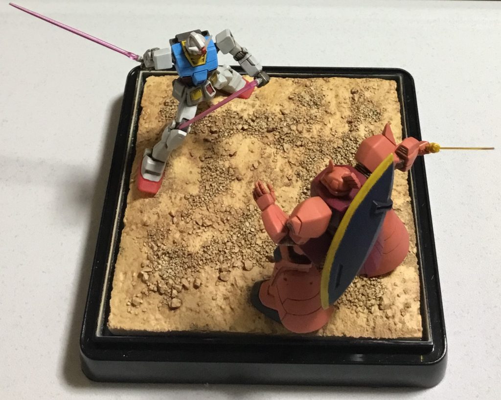 なかでもガンダムのビ－ムサ－ベルとゲルググの左手は悶絶しそうな位でした（ランナ－からのスクラッチです）