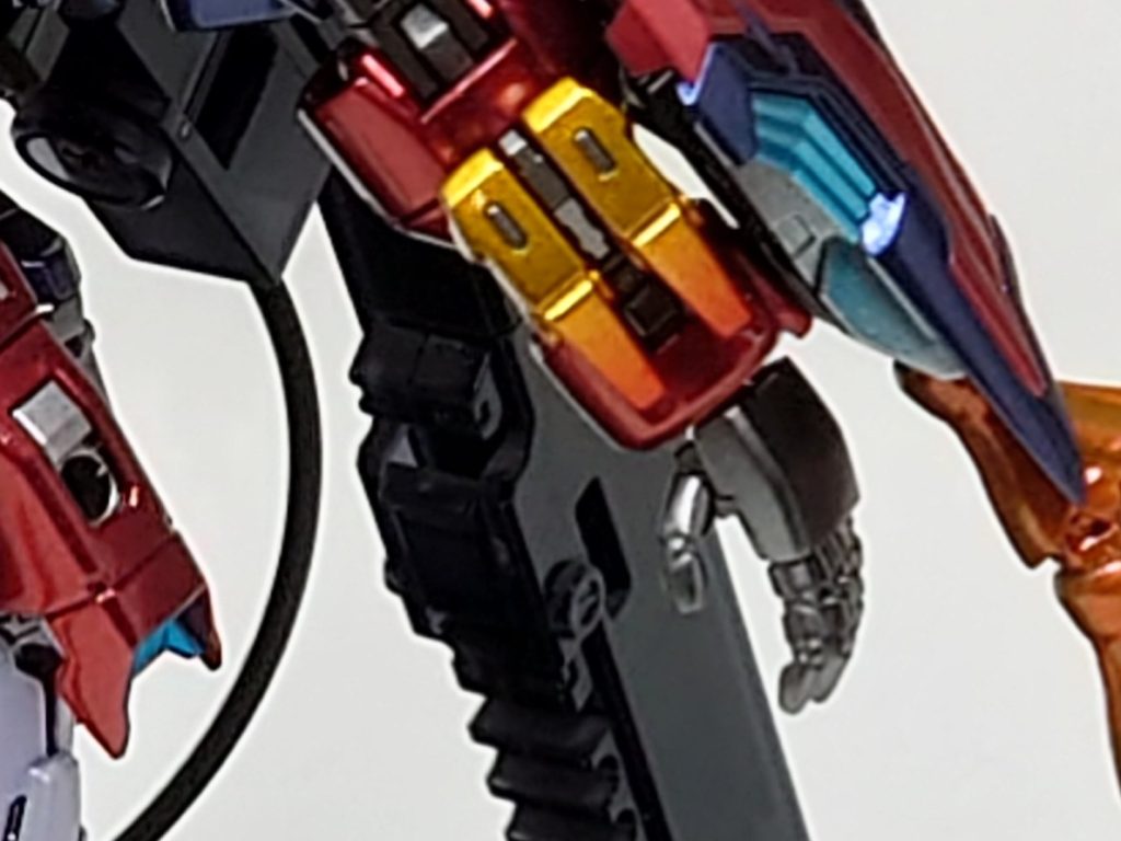 クローや足のゴールドにつけた赤のグラデーションも個人的にはお気に入りです!