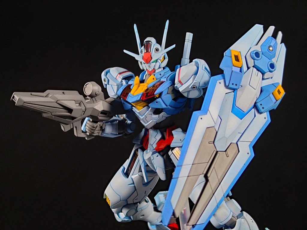 ビームライフルとエスカッシャンを装備