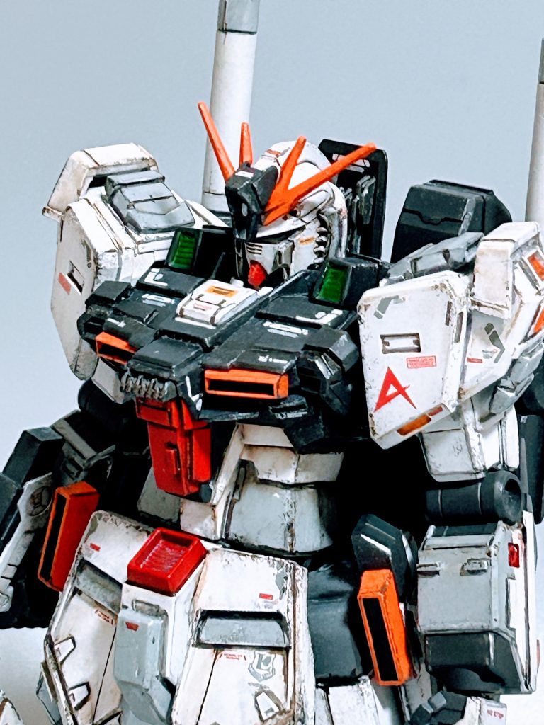 基本は　EGｎガンダムです　胸の形だけ少し手を入れてみました　　　　　こうしてアップにするとアラしか見えないです　作ってるときは上手くできてるはずなんだけどな　