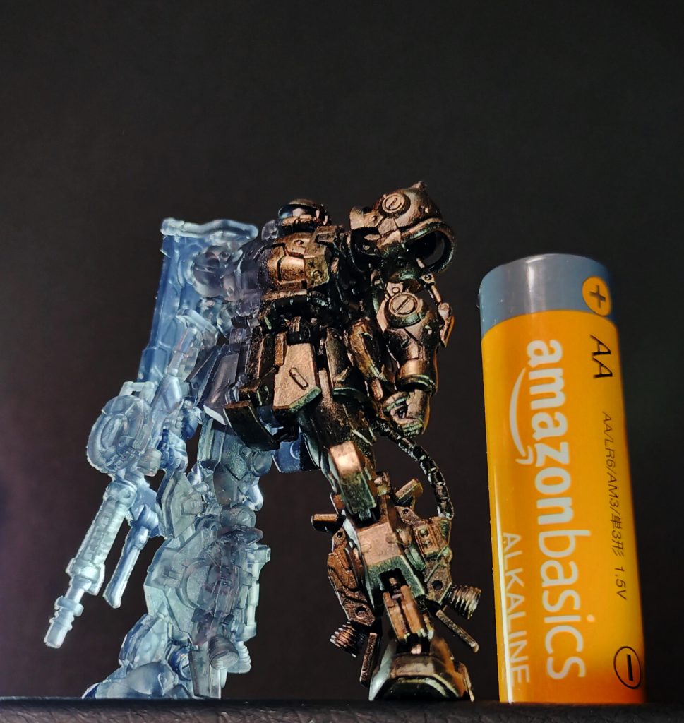 アーティファクトRザクIIの造形がとてもよいので、それを引き立たせる塗装をするだけで十二分にかっこよいです。