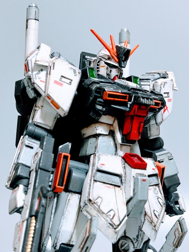 ”１年戦争の英雄”　”ホワイト・ユニコーン”　”連邦の白い悪魔”ことアムロ・レイ大尉の要請に応える形で地球連邦軍が配備した最新鋭機という設定です