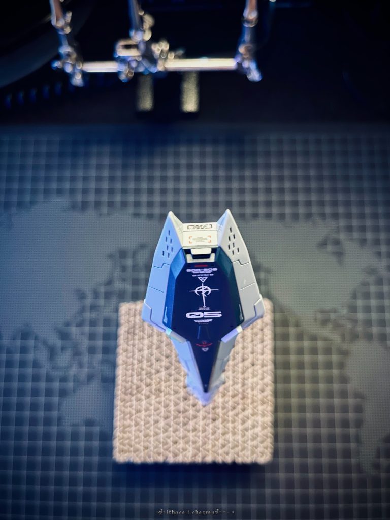 着色して組み上げて…