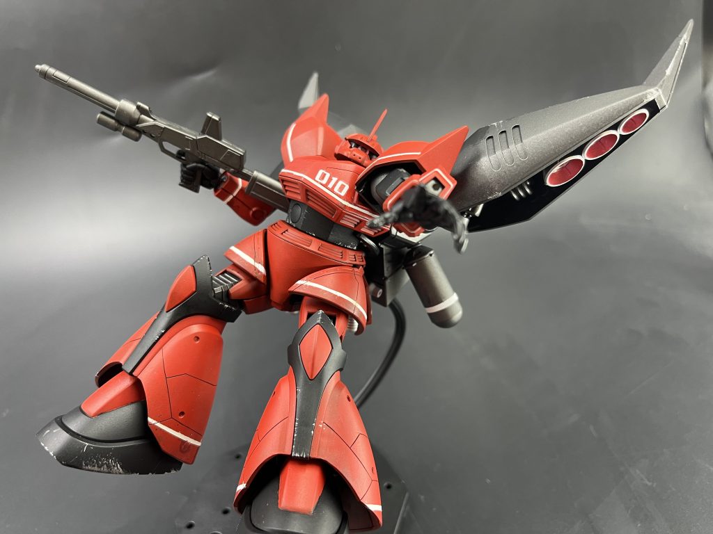 アーム部分に3mm穴を開けて発射機構を追加