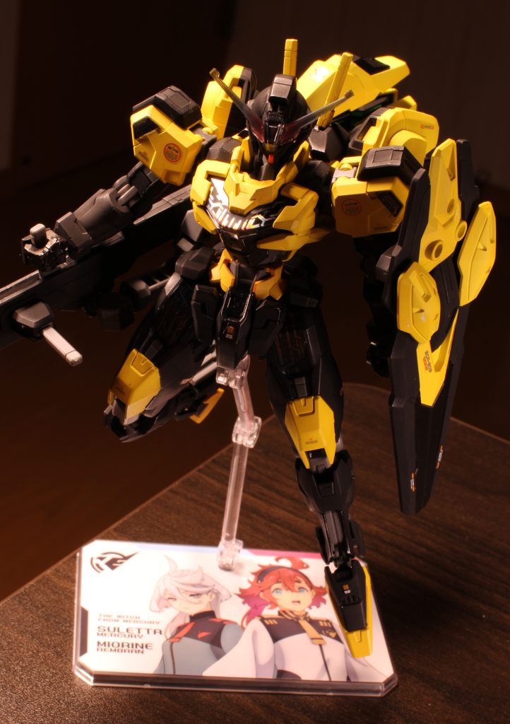 オリジナルは白一色で、シンプルにかっこいいのですが、今回はあえて派手な色にしました😎