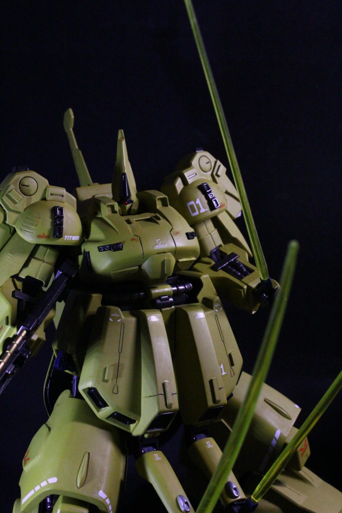 ジ・Oの魅力と言えばそう！宇宙世紀MS屈指の隠し腕！ウェーブのZバーニアをバルカン砲に見立て、近遠距離使えるように...という、勝手な性能アップも施してあります笑