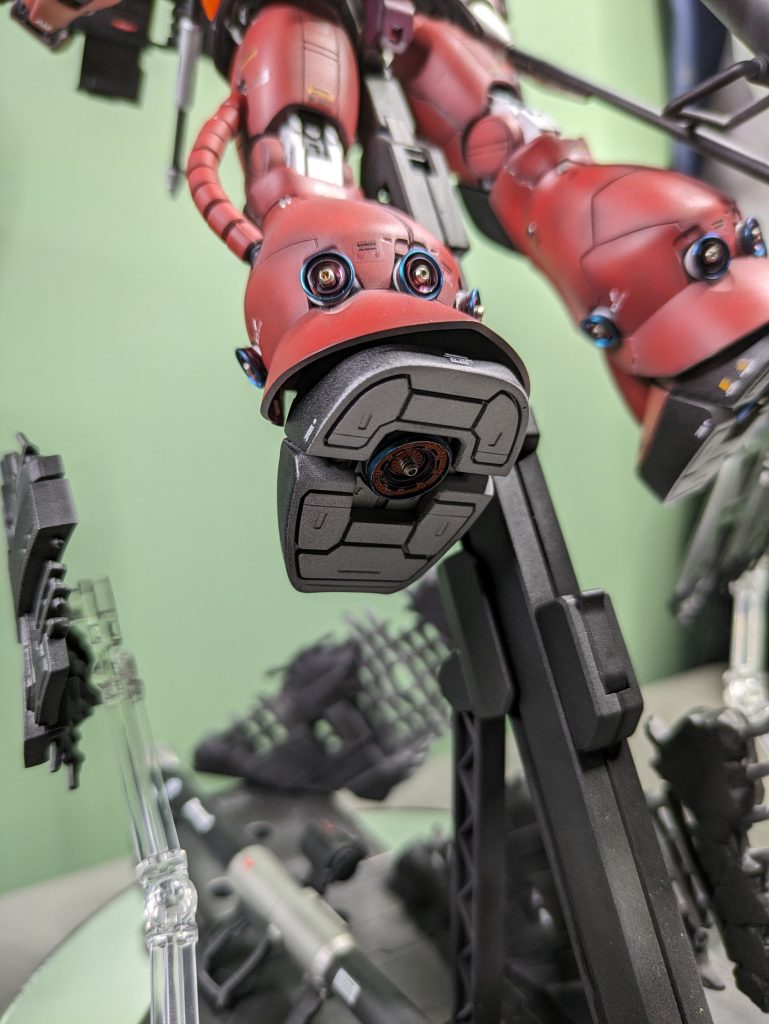 ブースターを金属パーツに変更し、グラデーション塗装しました。