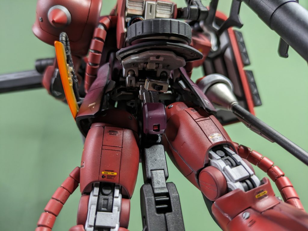 スカートの下にスイッチを隠し、点灯しやすく変更しました。