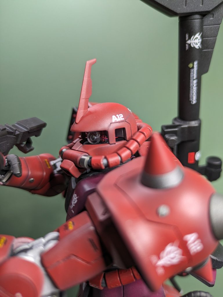 モノアイは現行品をうまく使って配線しています。